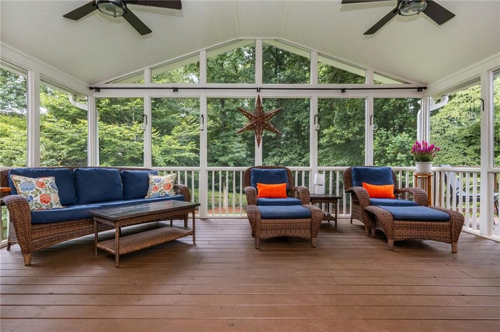 6 bedroom, 4 bathroom, 4,276 sq ft single family residence under contract at 594 Delphinium Boulevard, Acworth, GA 30102 — photo 2