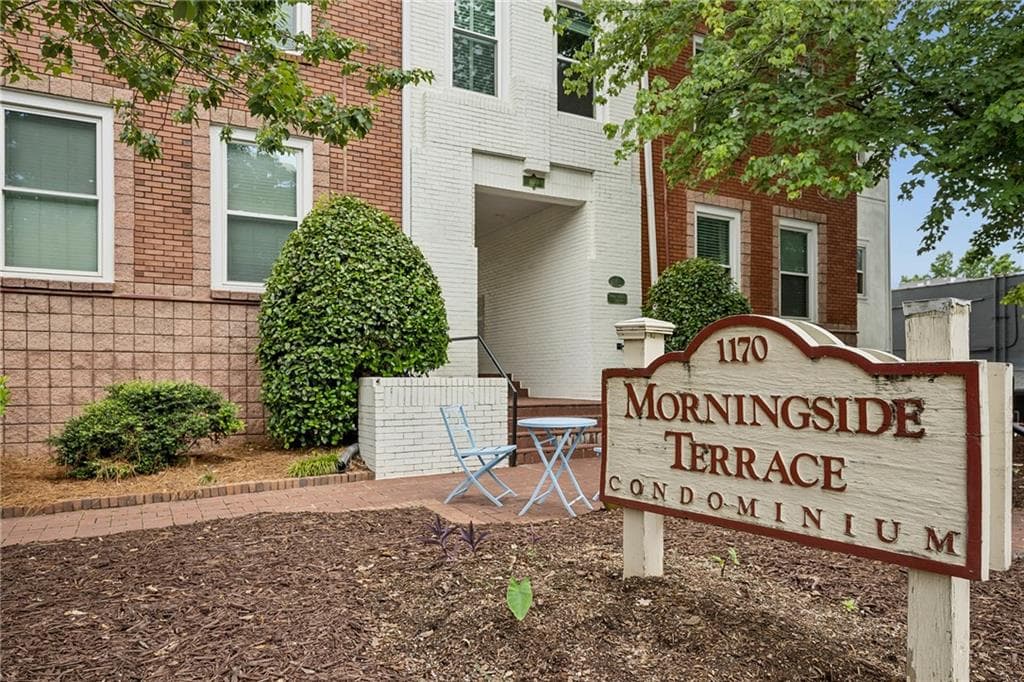 2 bedroom, 2 bathroom, 1,250 sq ft condominium sold at 1170 N Highland Avenue A12, Atlanta, GA 30306