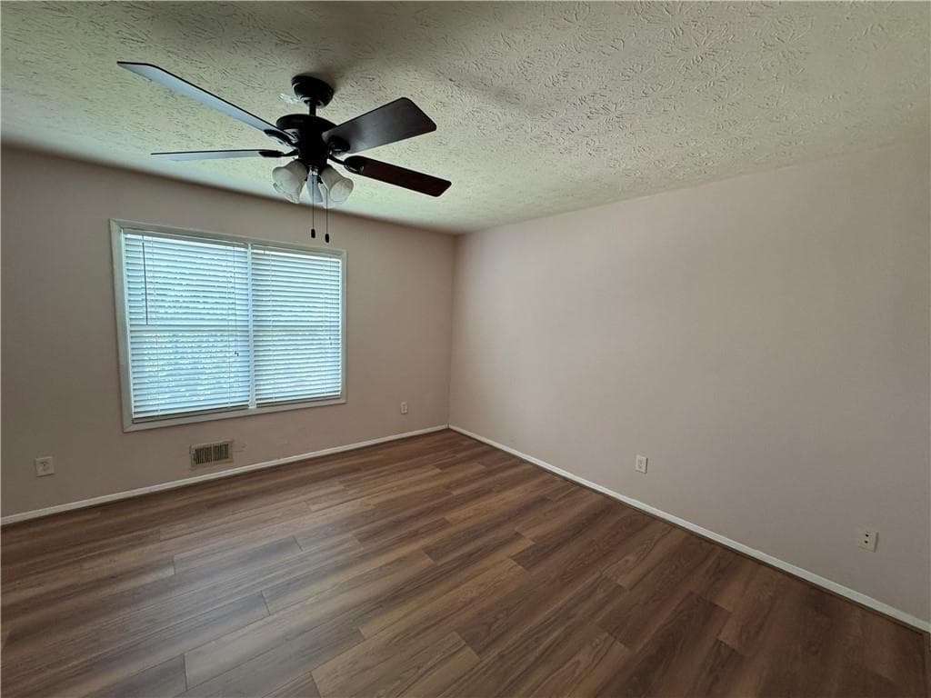 3 bedroom, 3 bathroom, 1,746 sq ft quadruplex for rent at 3102 Destin Circle 3102, Snellville, GA 30078 for $2,300 a month — photo 6