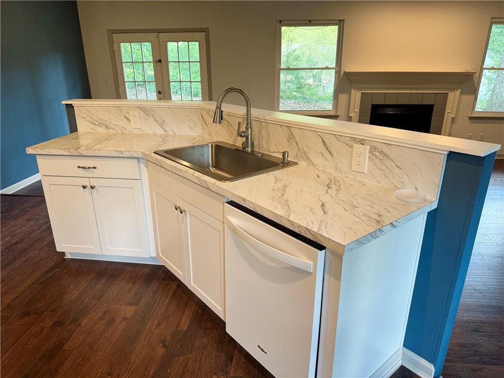 3 bedroom, 2 bathroom, 1,322 sq ft single family residence for sale at 471 Springfield Drive, Woodstock, GA 30188 — photo 9