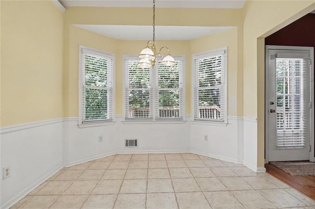 4 bedroom, 4 bathroom, 3,525 sq ft single family residence under contract at 715 Maggie Mae Lane, Lawrenceville, GA 30045 — photo 10