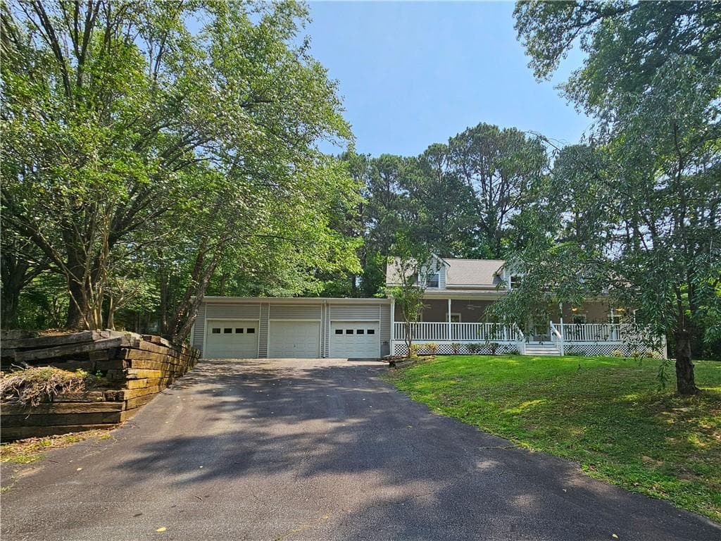 4 bedroom, 3 bathroom, 2,275 sq ft single family residence for rent at 1653 Wildwood Road, Marietta, GA 30062 for $2,850 a month — photo 3