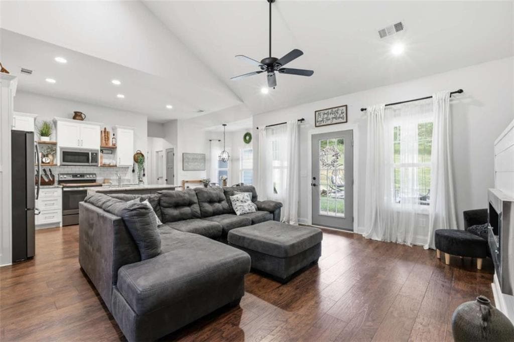 4 bedroom, 2 bathroom, 2,154 sq ft single family residence for sale at 70 Stone Hearth Drive, Cleveland, GA 30528 — photo 6