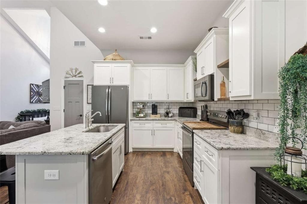 4 bedroom, 2 bathroom, 2,154 sq ft single family residence for sale at 70 Stone Hearth Drive, Cleveland, GA 30528 — photo 9