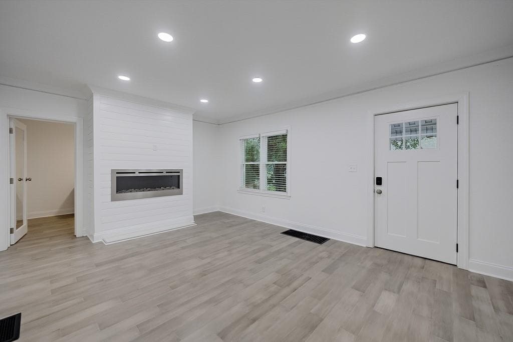 3 bedroom, 3 bathroom, 2,800 sq ft single family residence for rent at 593 Lynnhaven Drive, Atlanta, GA 30310 for $3,000 a month — photo 3