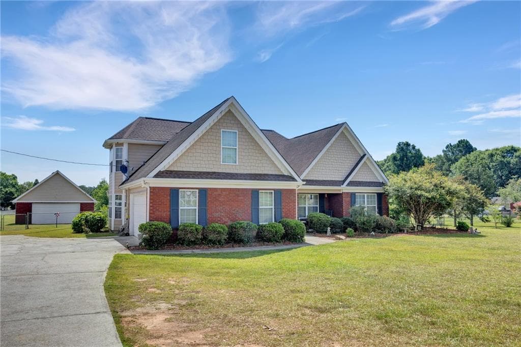 5 bedroom, 3 bathroom, 2,359 sq ft single family residence for sale at 413 Youth Jersey Road, Covington, GA 30014 — photo 4
