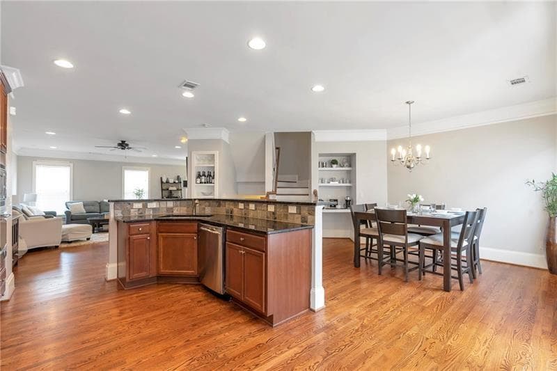 4 bedroom, 4 bathroom, 2,741 sq ft townhouse for sale at 2690 Derby Walk, Atlanta, GA 30319 — photo 10