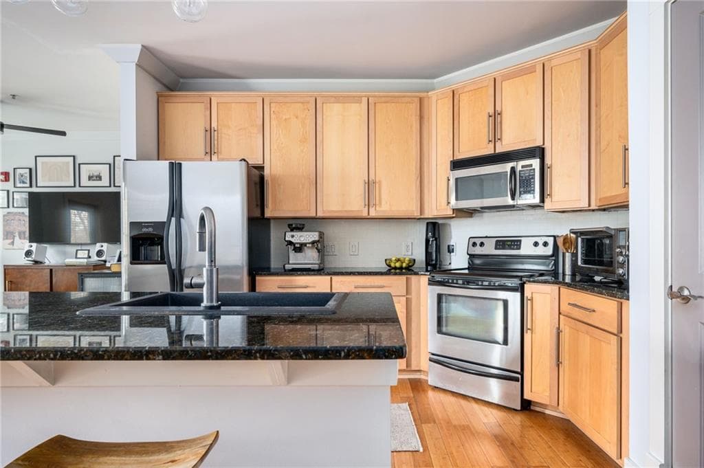 2 bedroom, 2 bathroom, 1,122 sq ft condominium under contract at 1628 Briarcliff Road 9, Atlanta, GA 30306 — photo 5