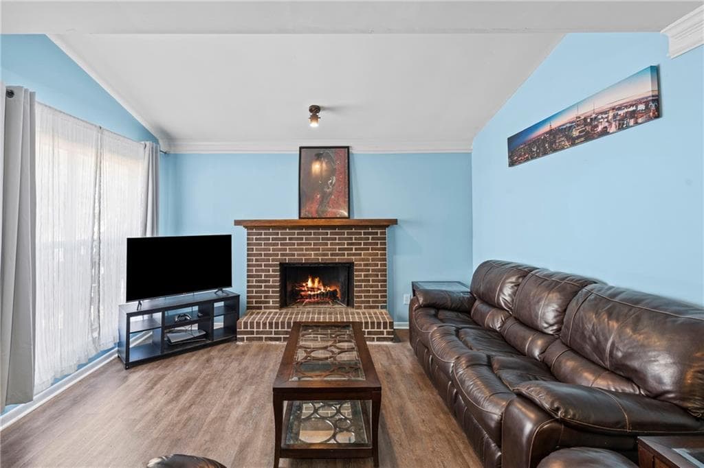 2 bedroom, 2 bathroom, 1,162 sq ft condominium for sale at 547 Picketts Bend Circle, Marietta, GA 30008 — photo 3