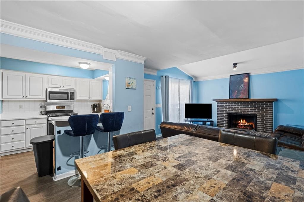2 bedroom, 2 bathroom, 1,162 sq ft condominium for sale at 547 Picketts Bend Circle, Marietta, GA 30008 — photo 5
