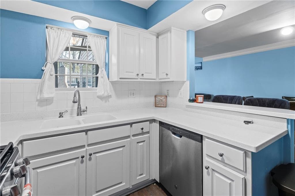 2 bedroom, 2 bathroom, 1,162 sq ft condominium for sale at 547 Picketts Bend Circle, Marietta, GA 30008 — photo 9