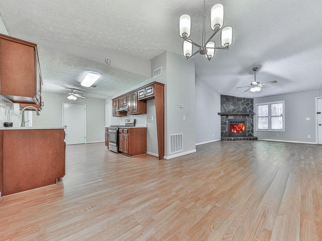 3 bedroom, 2 bathroom single family residence for sale at 5506 Vaughn Road, Woodstock, GA 30188 — photo 7