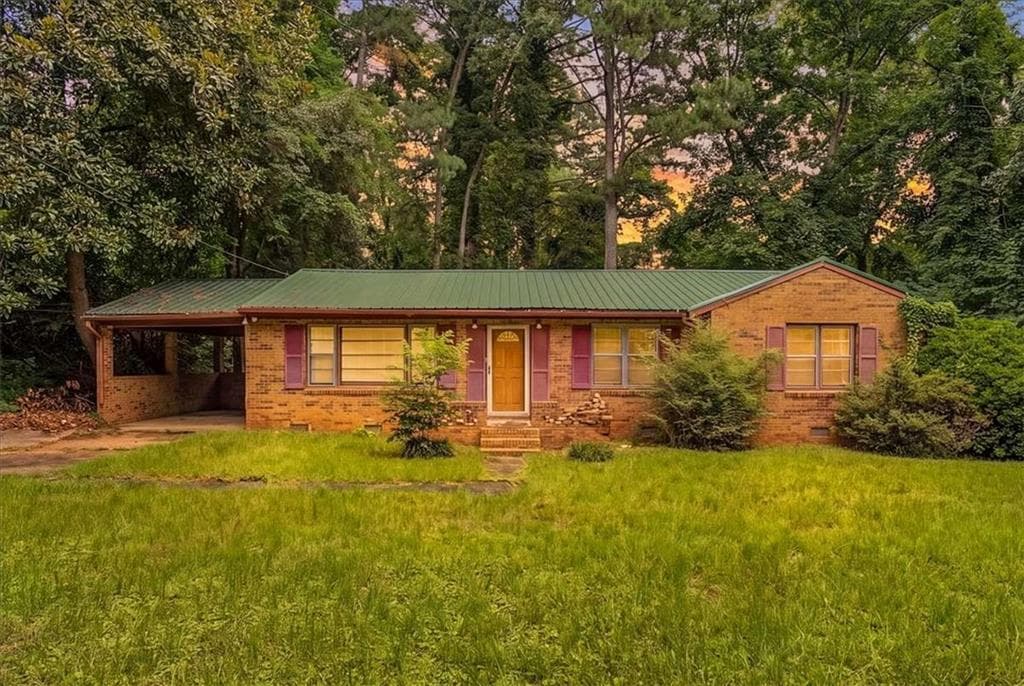 3 bedroom, 2 bathroom, 1,230 sq ft single family residence for sale at 606 Carrollton Street, Bremen, GA 30110