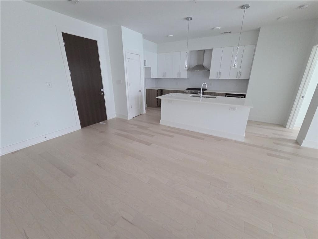 2 bedroom, 2 bathroom, 1,386 sq ft condominium for rent at 775 Juniper Street 304, Atlanta, GA 30308 for $3,395 a month — photo 2
