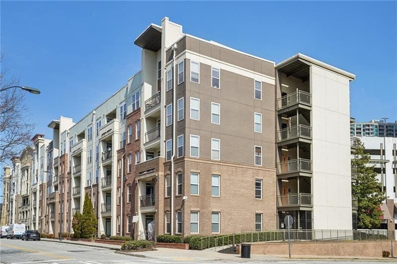 2 bedroom, 2 bathroom, 1,117 sq ft condominium for rent at 390 17th Street 6009, Atlanta, GA 30363 for $2,000 a month — photo 2