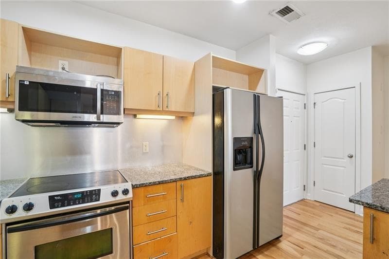 2 bedroom, 2 bathroom, 1,117 sq ft condominium for rent at 390 17th Street 6009, Atlanta, GA 30363 for $2,000 a month — photo 9
