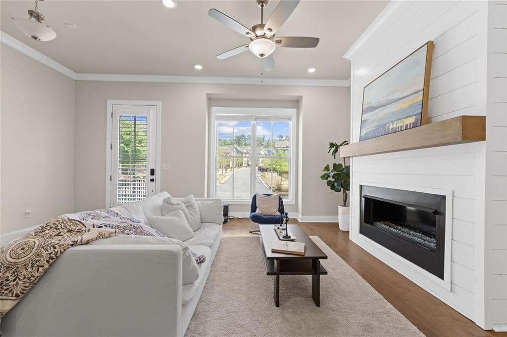 3 bedroom, 4 bathroom, 2,288 sq ft townhouse under contract at 4570 Waterside Parkway, Peachtree Corners, GA 30092 — photo 5