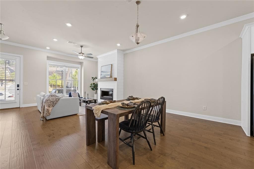 3 bedroom, 4 bathroom, 2,288 sq ft townhouse under contract at 4570 Waterside Parkway, Peachtree Corners, GA 30092 — photo 7