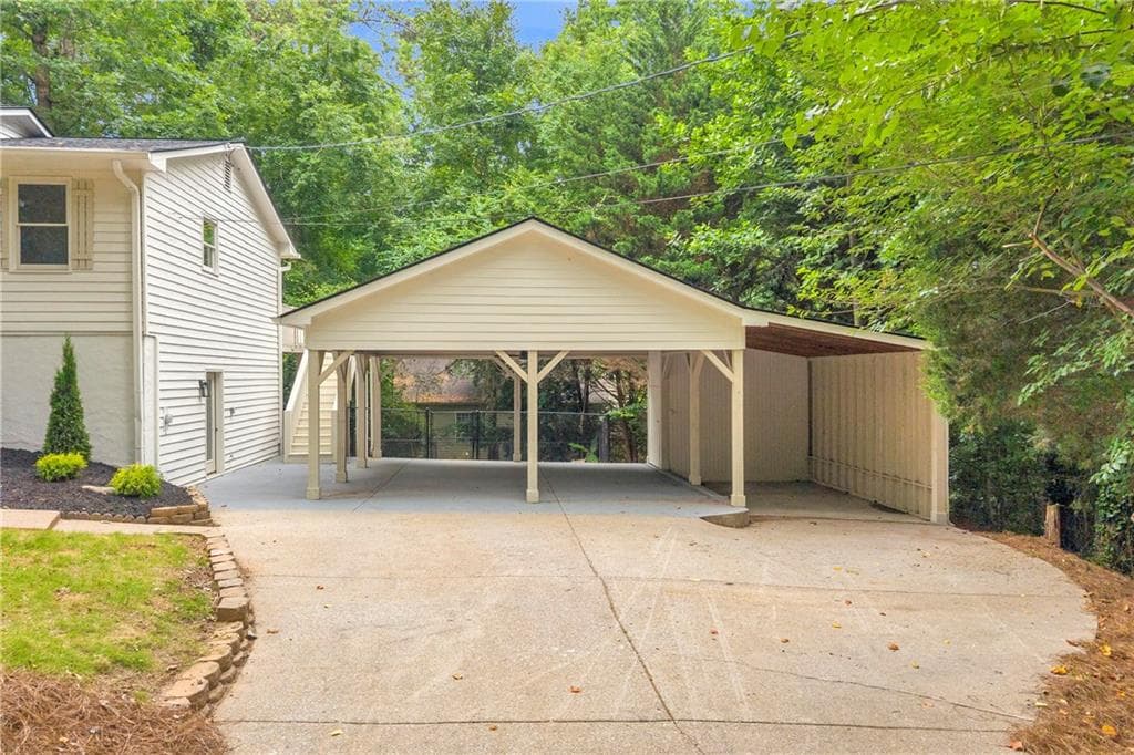 4 bedroom, 3 bathroom, 2,392 sq ft single family residence for sale at 2910 Hamilton Road, Cumming, GA 30041 — photo 6