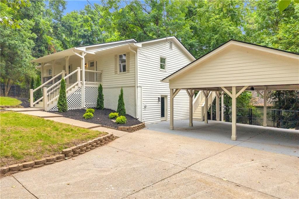 4 bedroom, 3 bathroom, 2,392 sq ft single family residence for sale at 2910 Hamilton Road, Cumming, GA 30041 — photo 7