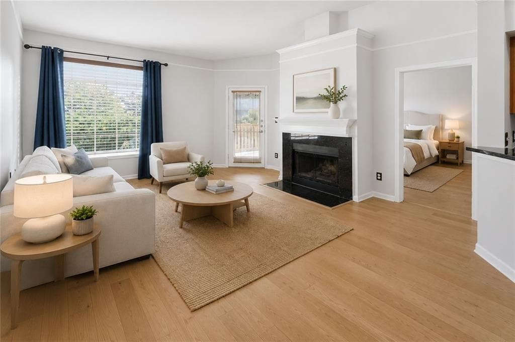 1 bedroom, 1 bathroom, 877 sq ft condominium under contract at 200 Renaissance Parkway 221, Atlanta, GA 30308