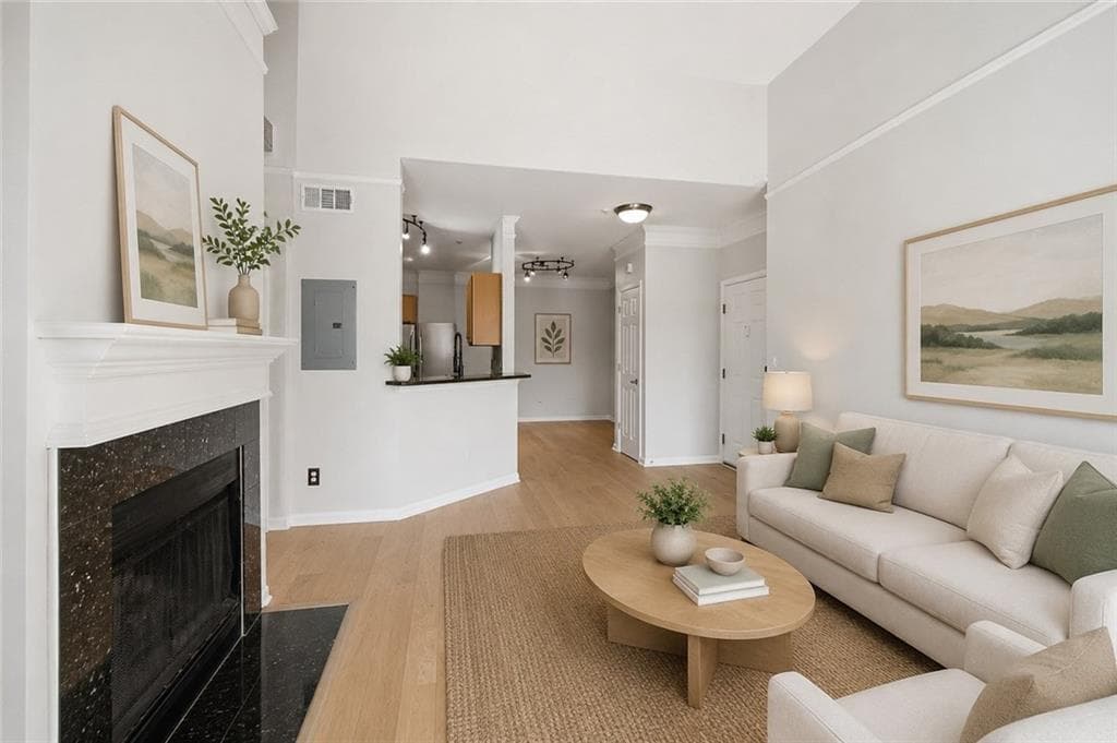 1 bedroom, 1 bathroom, 877 sq ft condominium under contract at 200 Renaissance Parkway 221, Atlanta, GA 30308 — photo 3