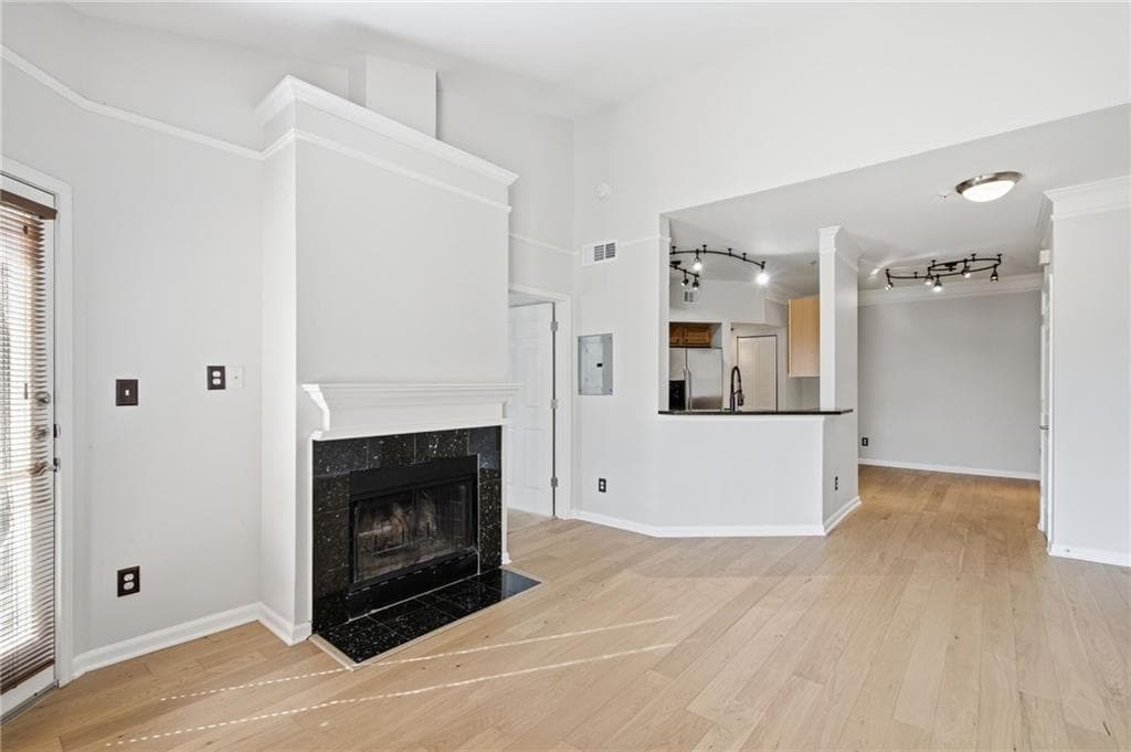 1 bedroom, 1 bathroom, 877 sq ft condominium under contract at 200 Renaissance Parkway 221, Atlanta, GA 30308 — photo 5