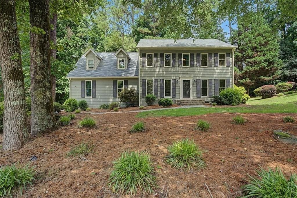 4 bedroom, 3 bathroom, 2,200 sq ft single family residence for sale at 4352 Deerbrook Way, Lilburn, GA 30047 — photo 2