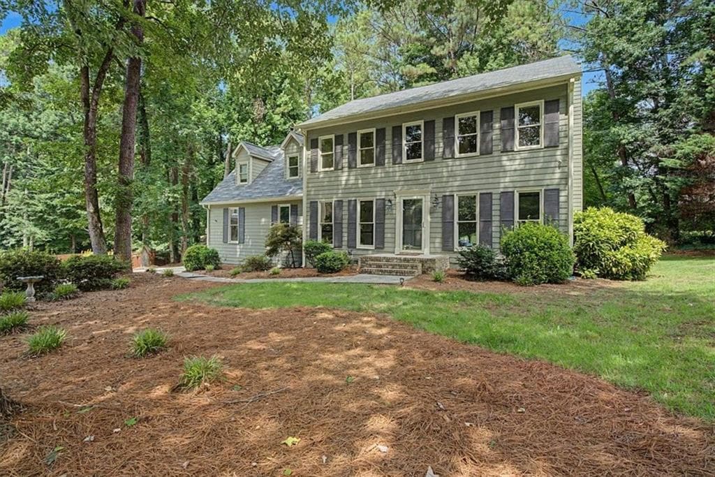 4 bedroom, 3 bathroom, 2,200 sq ft single family residence for sale at 4352 Deerbrook Way, Lilburn, GA 30047 — photo 5