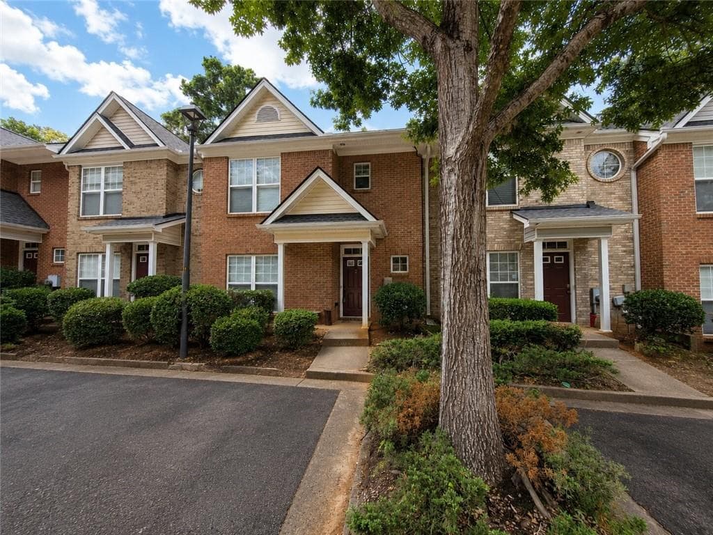 3 bedroom, 3 bathroom, 1,464 sq ft townhouse for sale at 3795 Austin Park Lane, Decatur, GA 30032 — photo 2