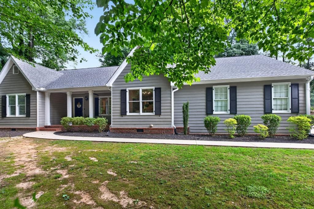 3 bedroom, 2 bathroom, 1,840 sq ft single family residence for sale at 1405 Lake Dow Road, Mcdonough, GA 30252 — photo 2
