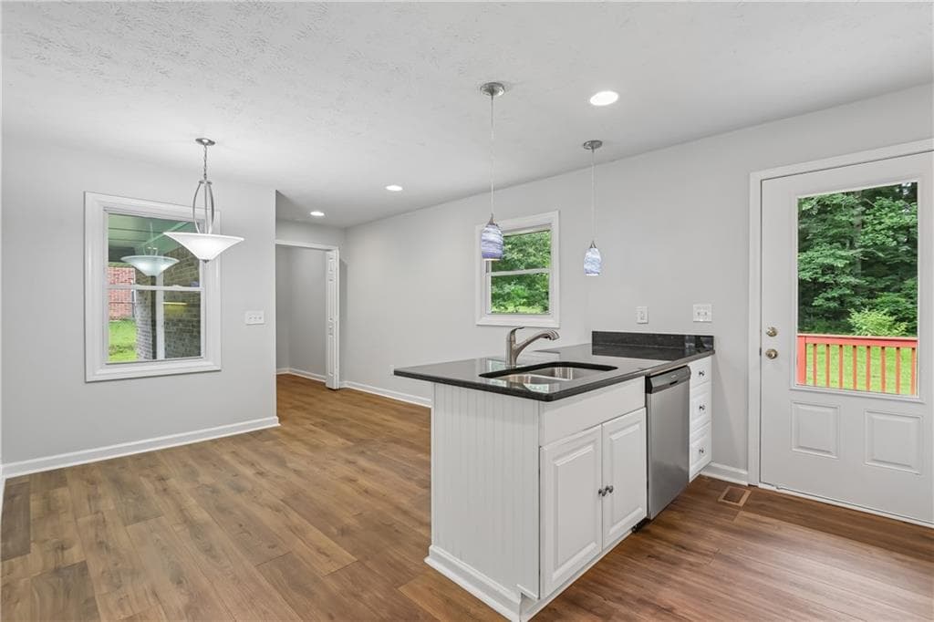 3 bedroom, 2 bathroom, 1,183 sq ft single family residence under contract at 103 Marty Lane, Dallas, GA 30132 — photo 3