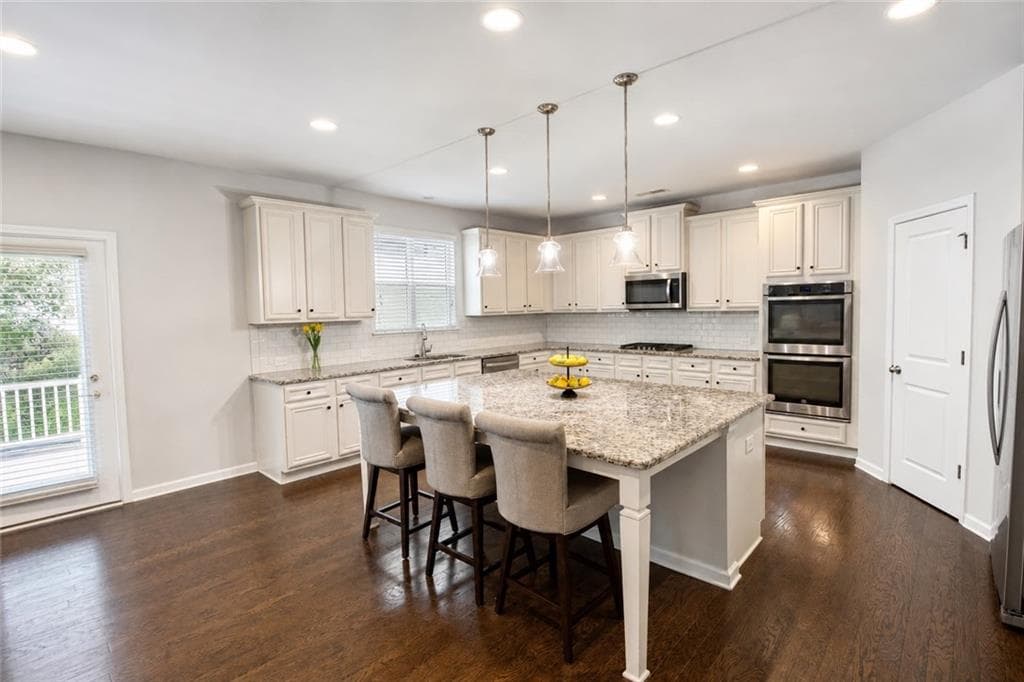 6 bedroom, 7 bathroom, 4,125 sq ft single family residence under contract at 505 Lance View Lane, Lawrenceville, GA 30045 — photo 7