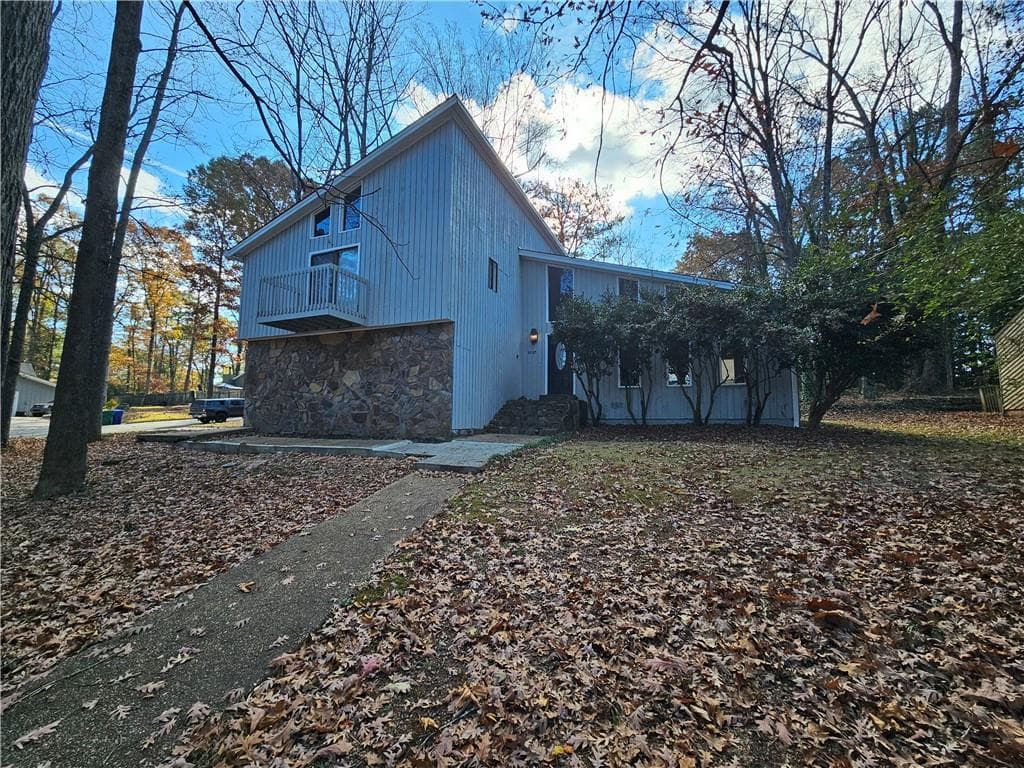4 bedroom, 3 bathroom, 2,675 sq ft single family residence sold at 5085 Rock Glen Dr, Stone Mountain, GA 30088