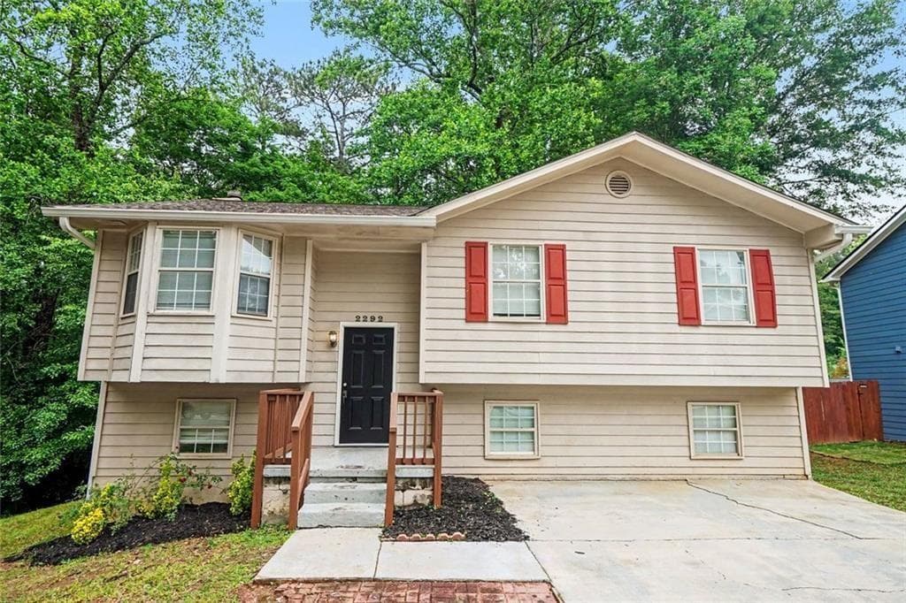 5 bedroom, 3 bathroom, 2,092 sq ft single family residence for sale at 2292 Wilkins Cove, Decatur, GA 30035 — photo 1 of 23