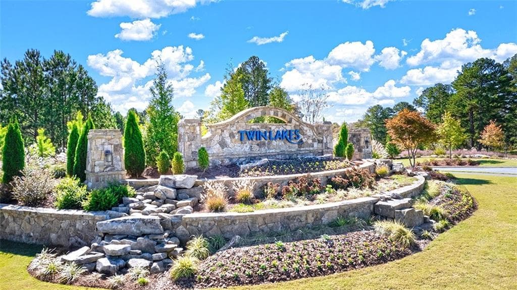 4 bedroom, 2 bathroom, 1,774 sq ft single family residence for sale at 570 Great Salt Lane, Hoschton, GA 30548 — photo 5