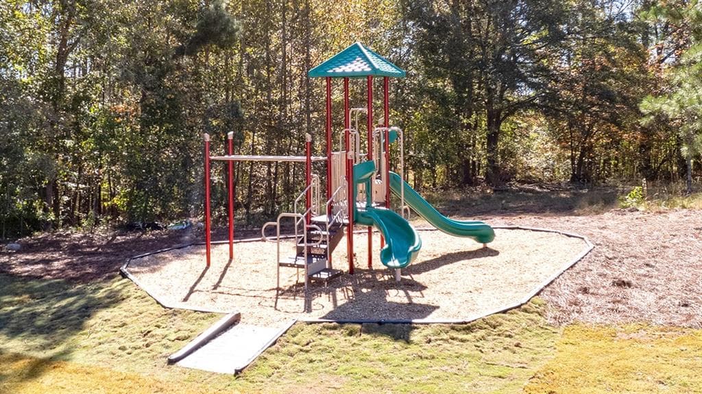4 bedroom, 2 bathroom, 1,774 sq ft single family residence for sale at 570 Great Salt Lane, Hoschton, GA 30548 — photo 10