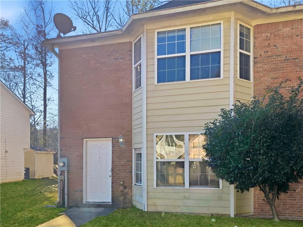 3 bedroom, 3 bathroom, 1,408 sq ft townhouse for rent at 5539 Pineridge Court, Forest Park, GA 30297 for $1,500 a month — photo 2