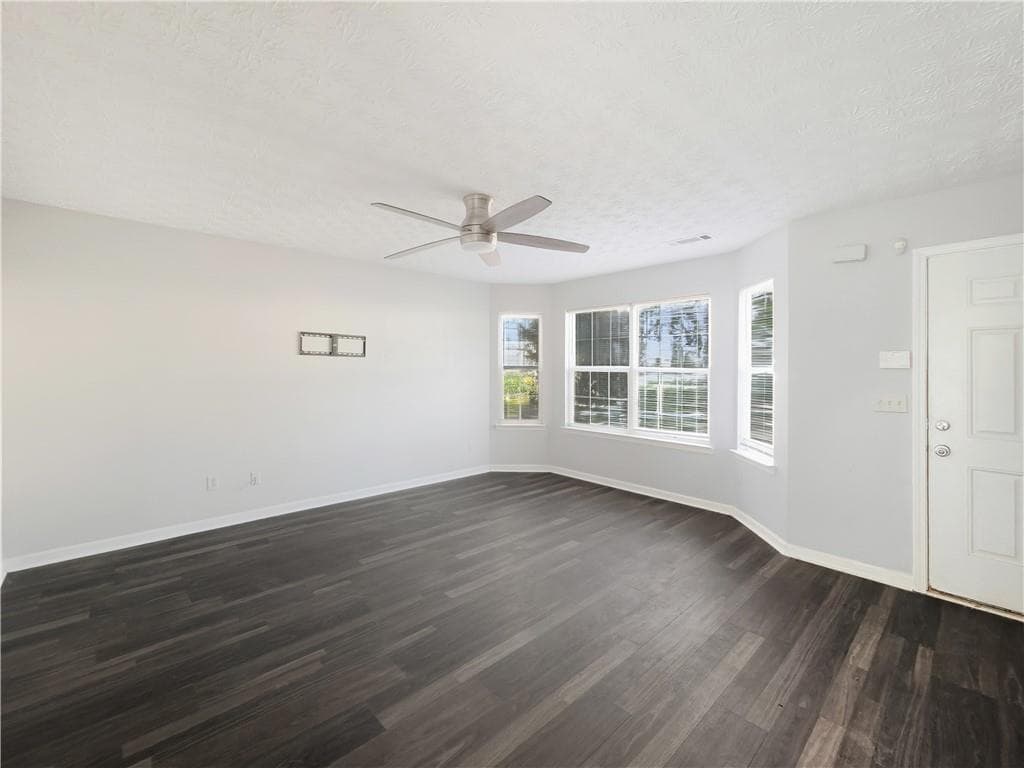 3 bedroom, 3 bathroom, 1,408 sq ft townhouse for rent at 5539 Pineridge Court, Forest Park, GA 30297 for $1,500 a month — photo 5