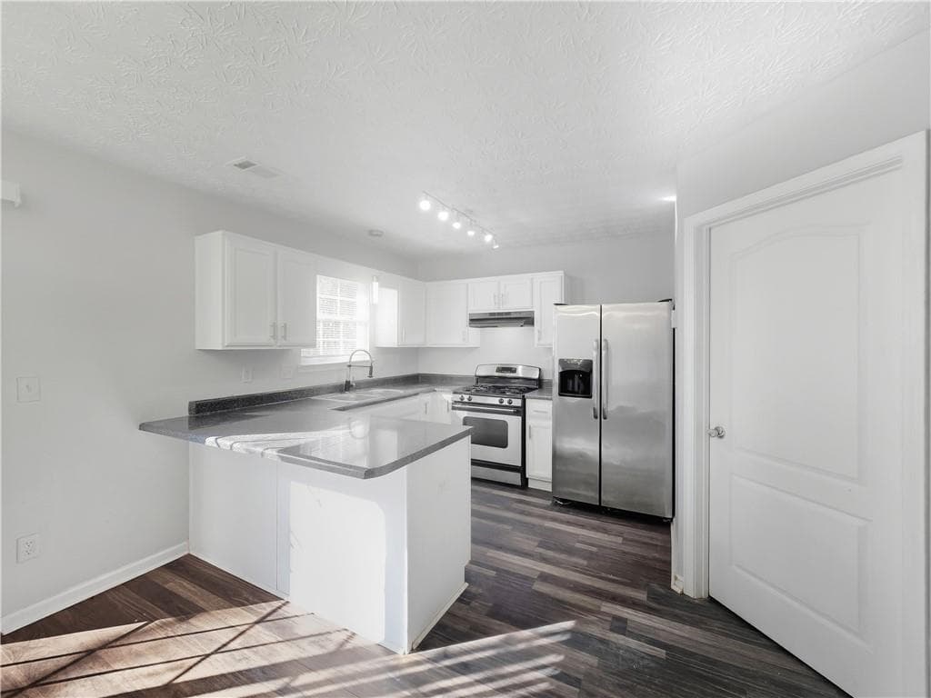 3 bedroom, 3 bathroom, 1,408 sq ft townhouse for rent at 5539 Pineridge Court, Forest Park, GA 30297 for $1,500 a month — photo 7