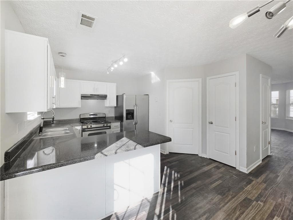 3 bedroom, 3 bathroom, 1,408 sq ft townhouse for rent at 5539 Pineridge Court, Forest Park, GA 30297 for $1,500 a month — photo 8