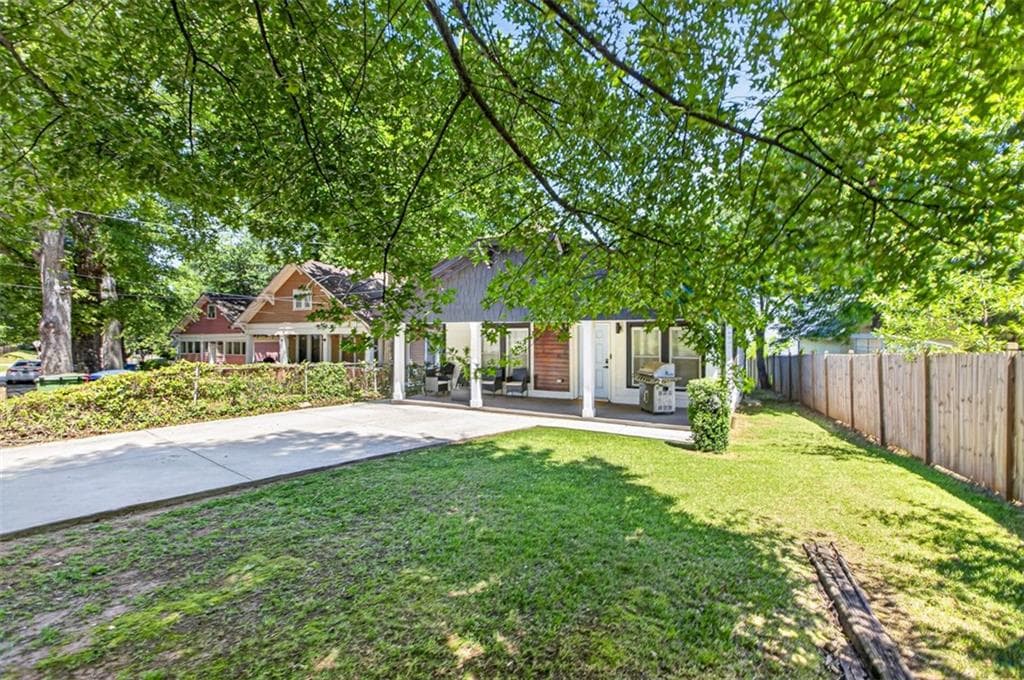 3 bedroom, 2 bathroom, 1,288 sq ft single family residence for sale at 670 Federal Terrace, Atlanta, GA 30315 — photo 3