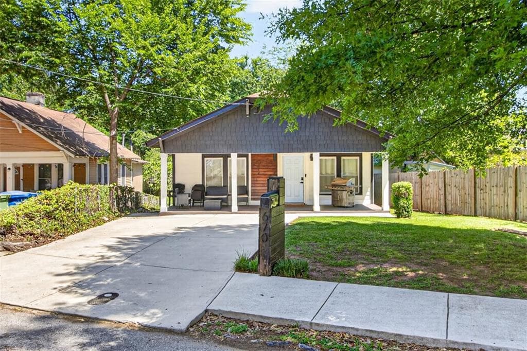3 bedroom, 2 bathroom, 1,288 sq ft single family residence for sale at 670 Federal Terrace, Atlanta, GA 30315 — photo 5