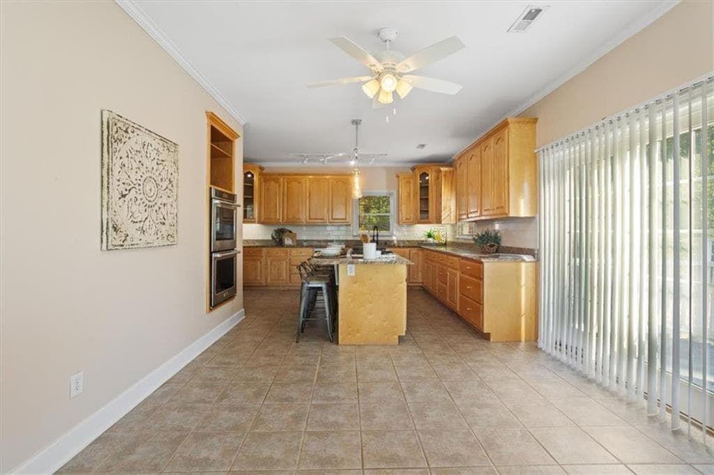 6 bedroom, 5 bathroom, 8,000 sq ft single family residence for sale at 55 Rocky Circle, White, GA 30184 — photo 3