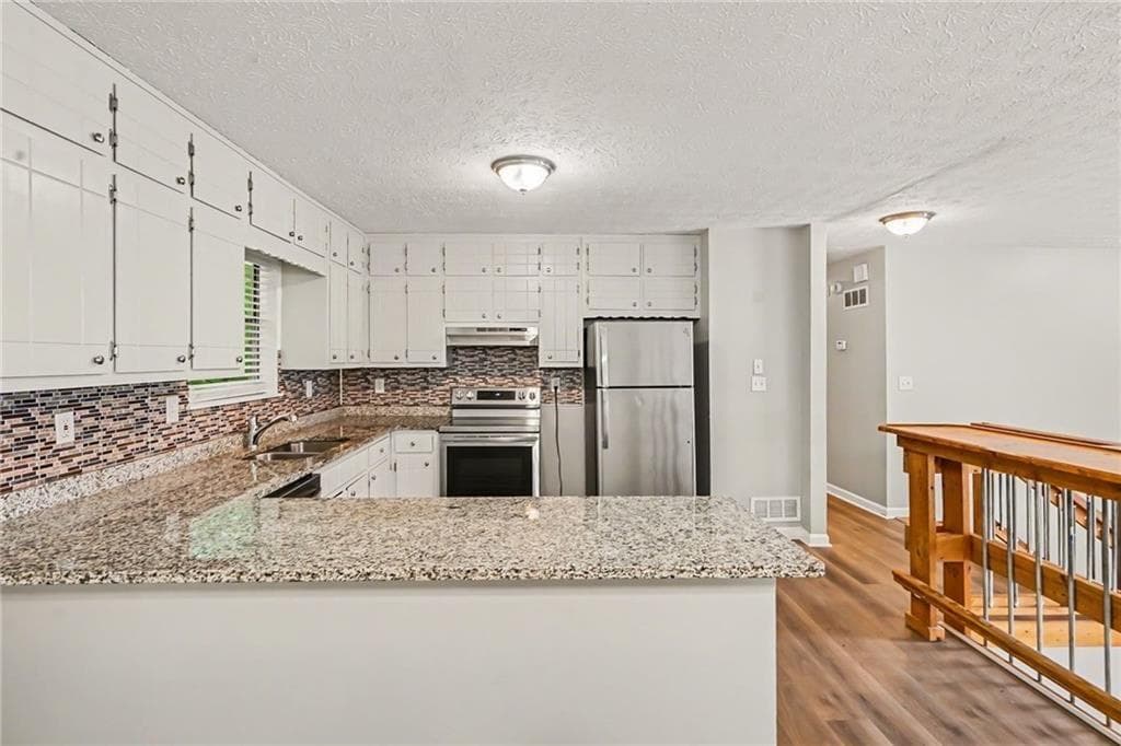3 bedroom, 3 bathroom, 2,678 sq ft single family residence for sale at 2311 Weatherly Court, Jonesboro, GA 30236 — photo 5