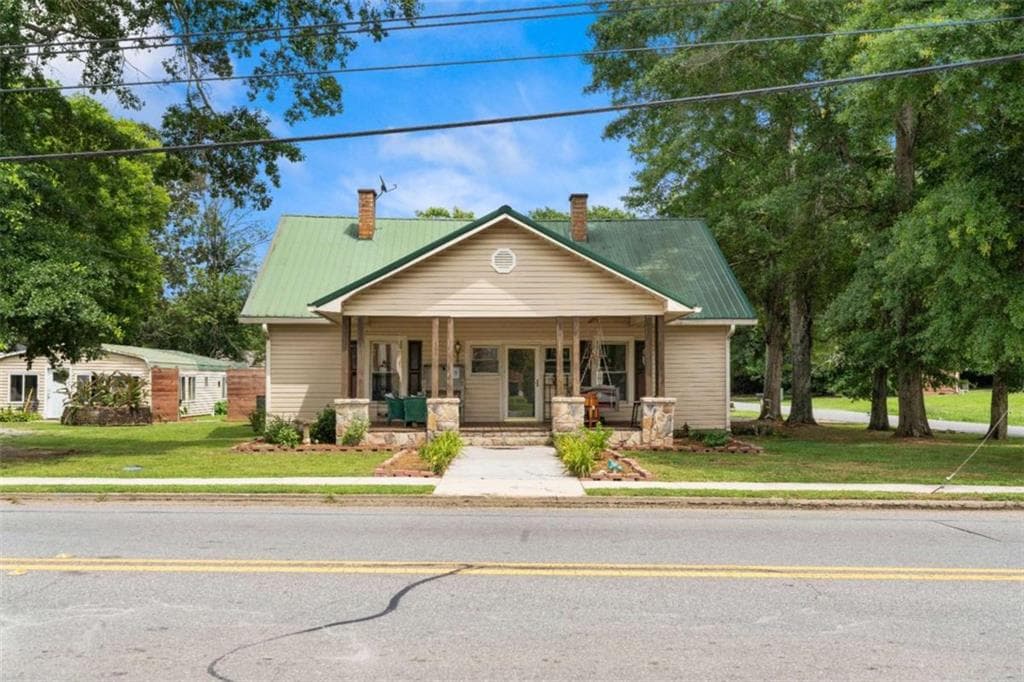 3 bedroom, 2 bathroom, 1,775 sq ft single family residence for sale at 17 Lyerly Dam Road, Lyerly, GA 30730 — photo 3