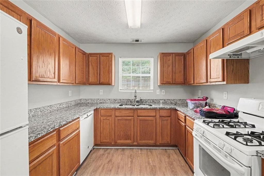 3 bedroom, 3 bathroom, 1,450 sq ft single family residence for sale at 4020 Tussahaw Crossing, Mcdonough, GA 30252 — photo 5
