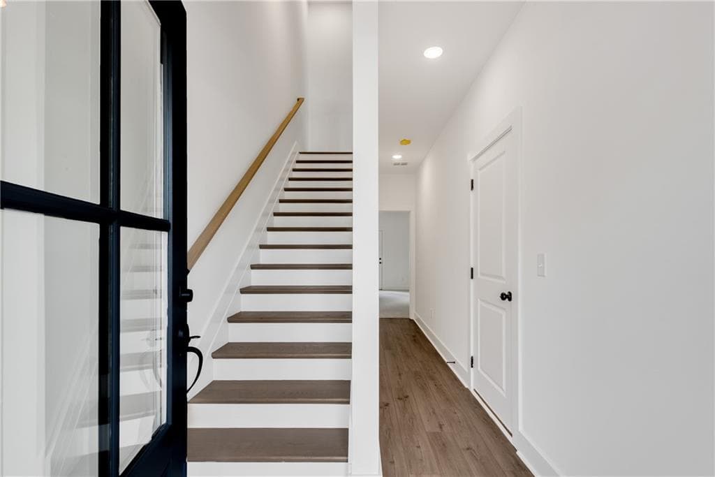 4 bedroom, 4 bathroom, 2,560 sq ft townhouse for sale at 2741 Hallwood Lane, Suwanee, GA 30024 — photo 2