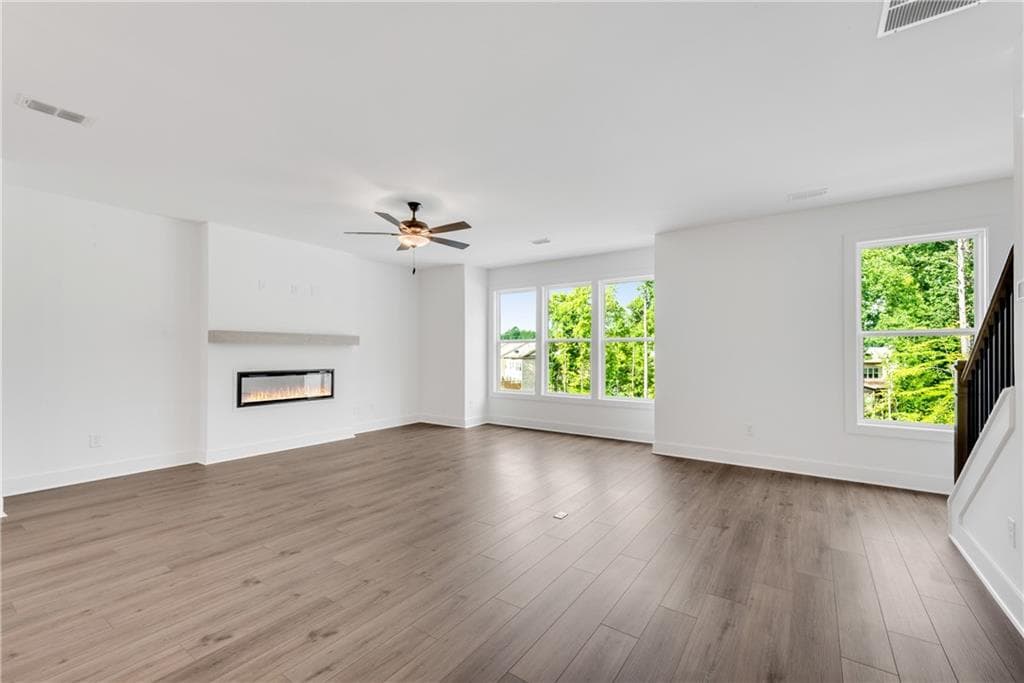 4 bedroom, 4 bathroom, 2,560 sq ft townhouse for sale at 2741 Hallwood Lane, Suwanee, GA 30024 — photo 4