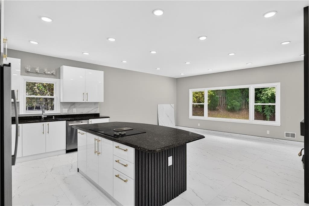 5 bedroom, 4 bathroom single family residence for rent at 475 Trammell Drive, Alpharetta, GA 30009 for $6,250 a month — photo 8
